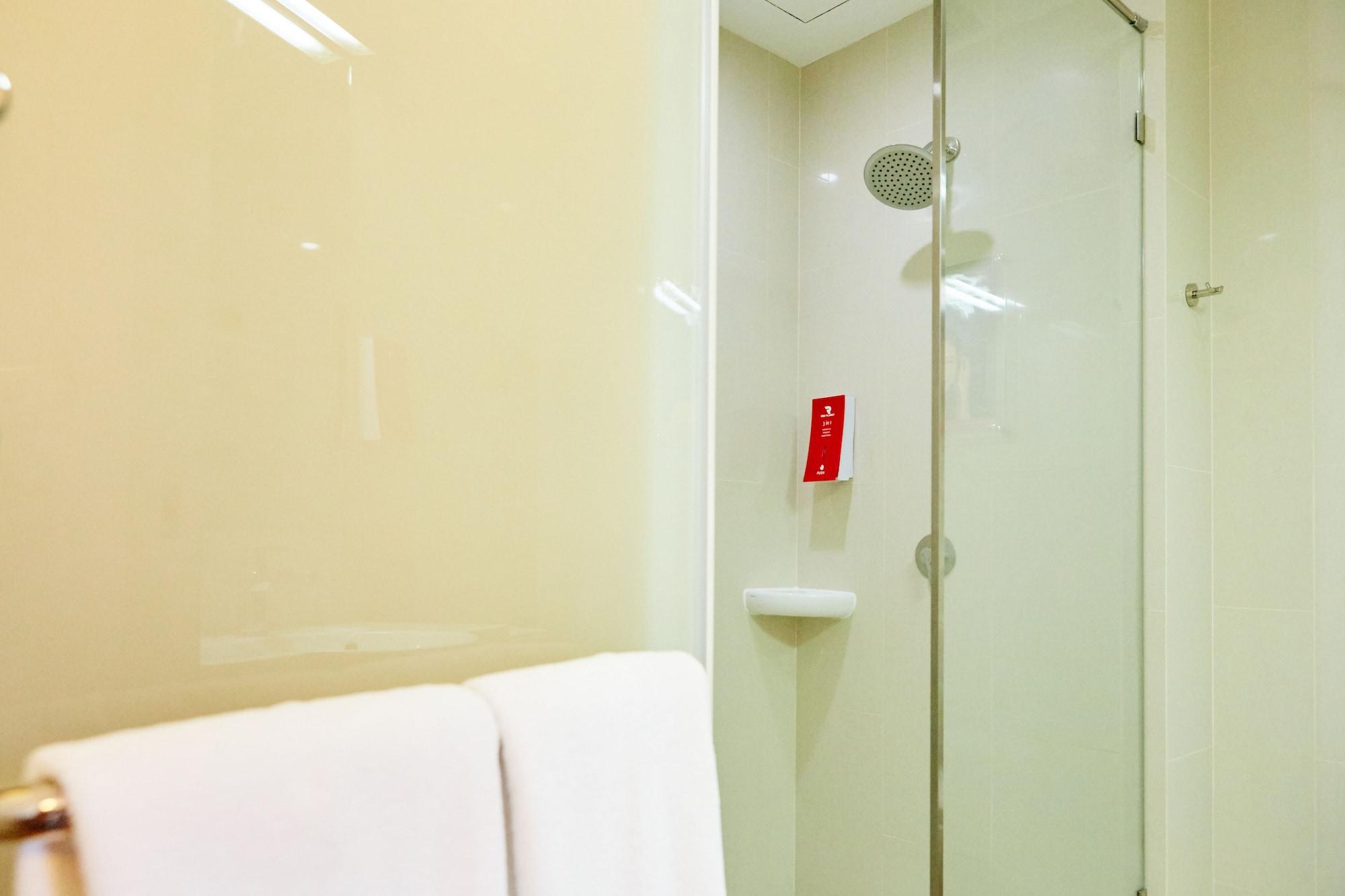 Monoloog Hotel Бекаси Екстериор снимка