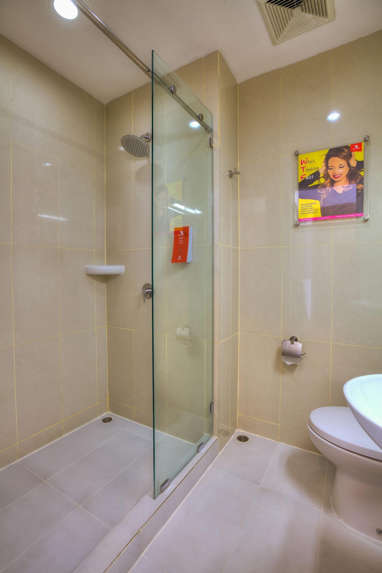 Monoloog Hotel Бекаси Екстериор снимка