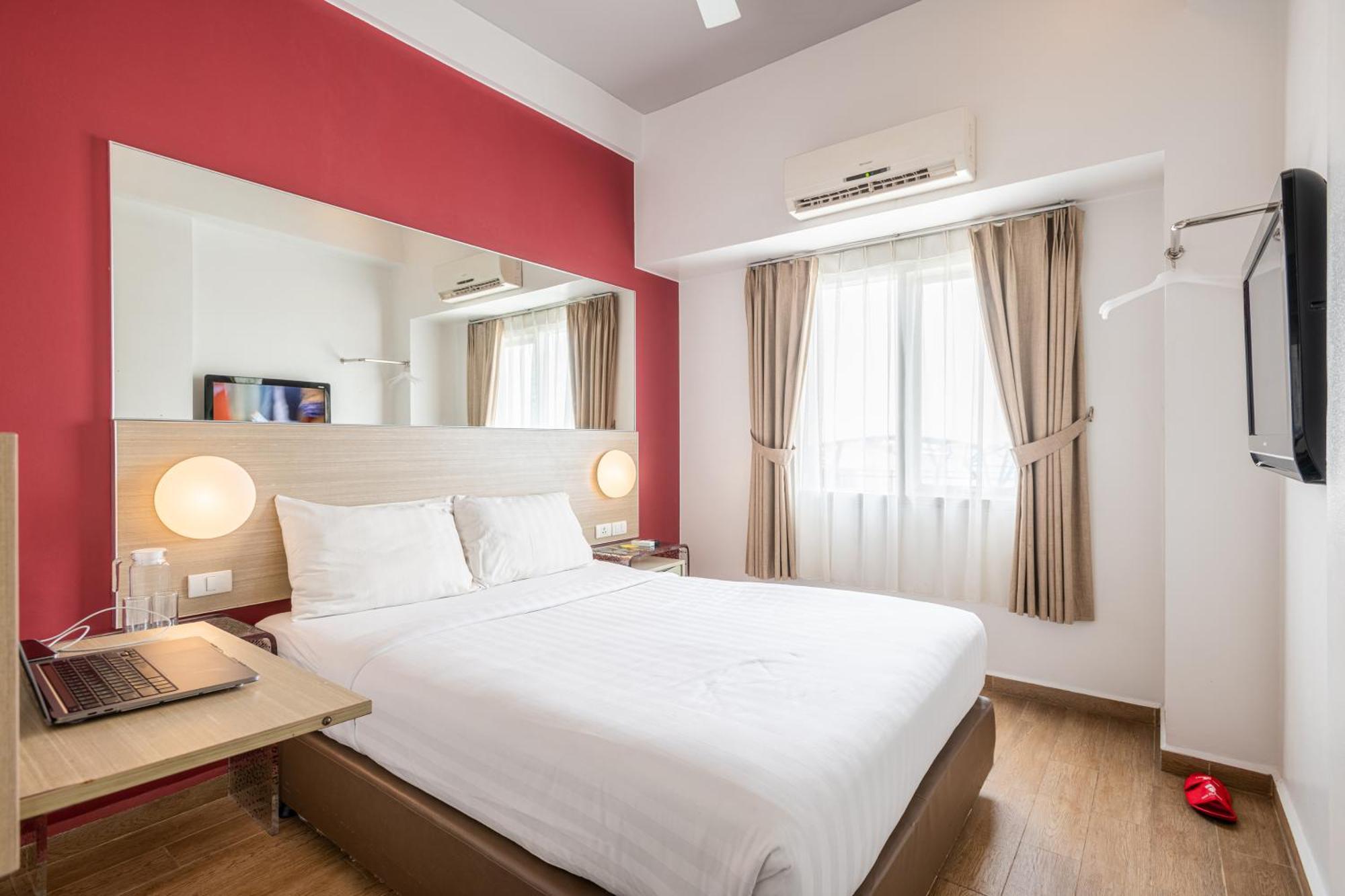 Monoloog Hotel Бекаси Екстериор снимка