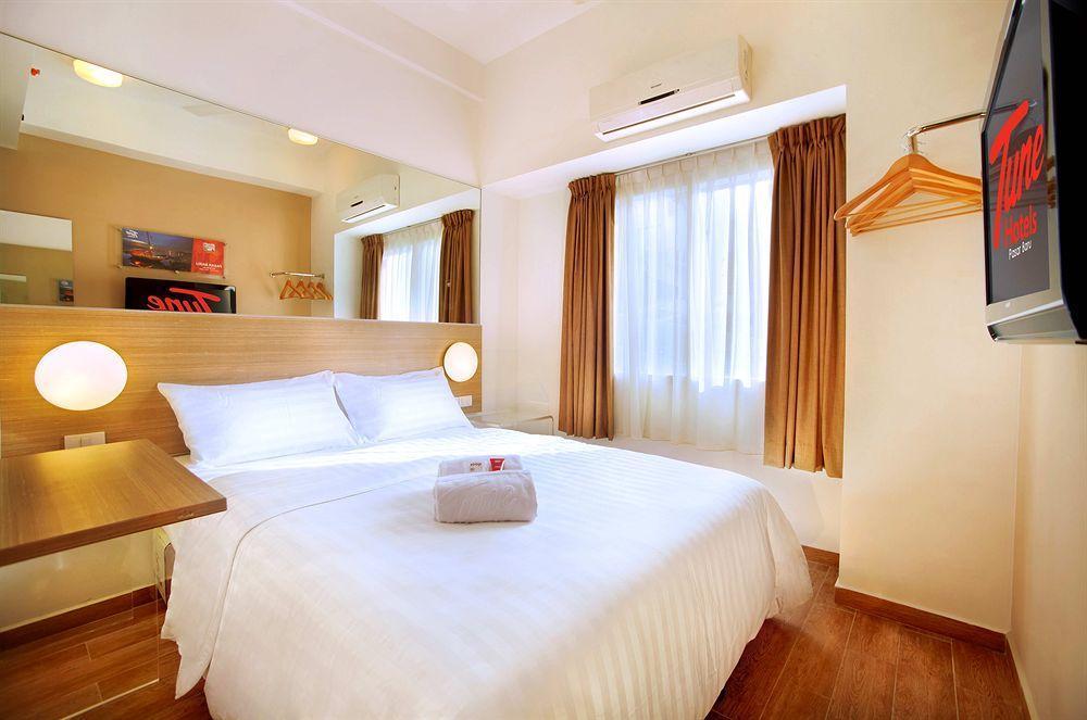 Monoloog Hotel Бекаси Екстериор снимка