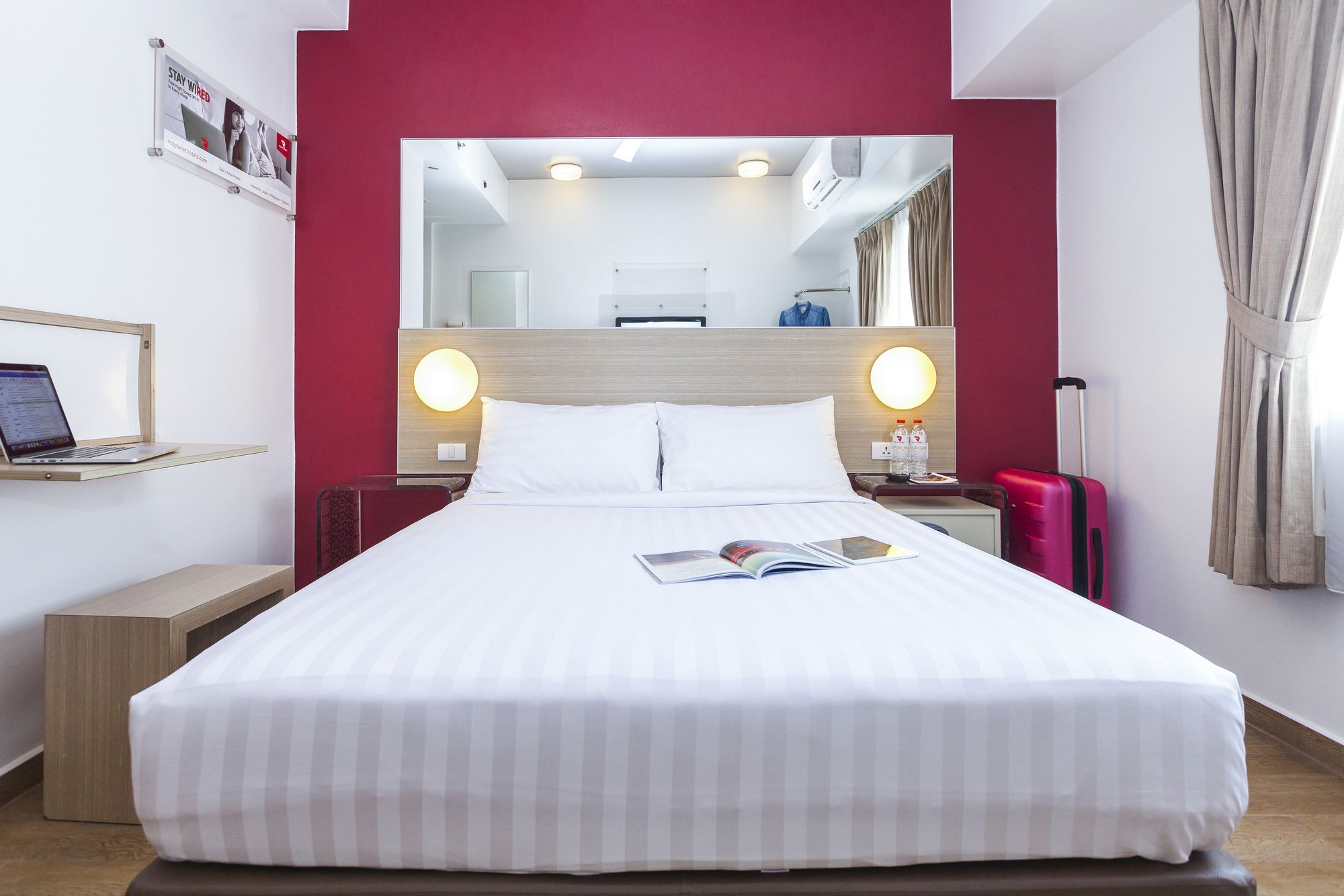 Monoloog Hotel Бекаси Екстериор снимка