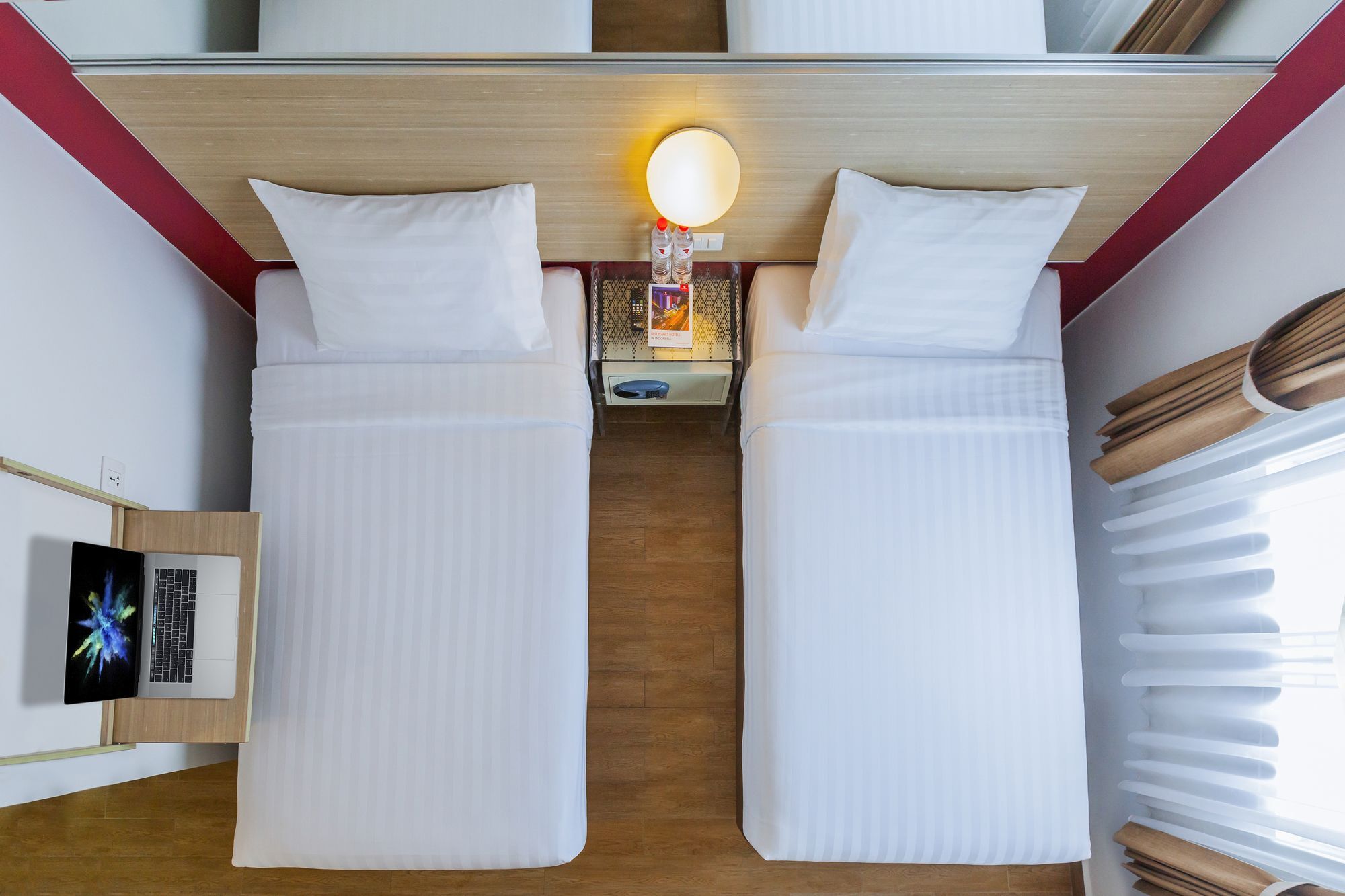 Monoloog Hotel Бекаси Екстериор снимка