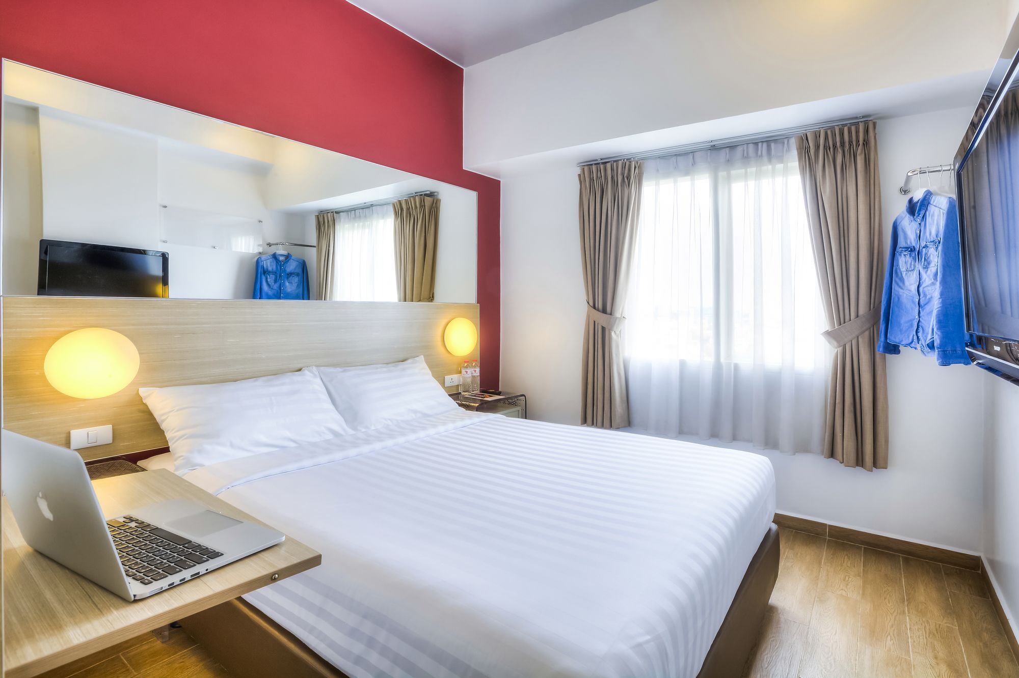 Monoloog Hotel Бекаси Екстериор снимка